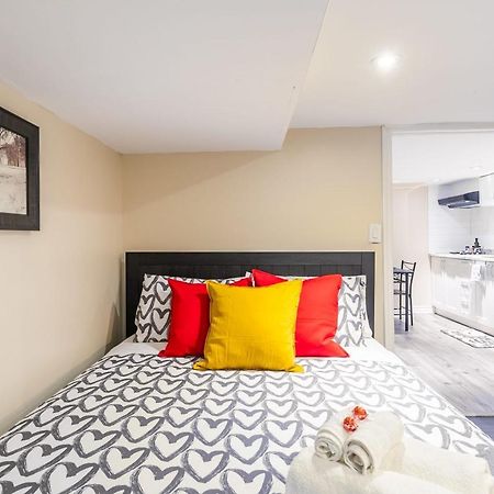 Newly Renovated - Cozy 1Br Apt With Netflix - Prime Location Toronto Eksteriør bilde